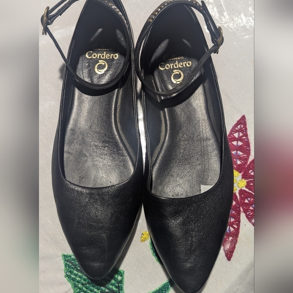 Calle en Cordero Women's Black Leather Flats - Picture 1 of 5